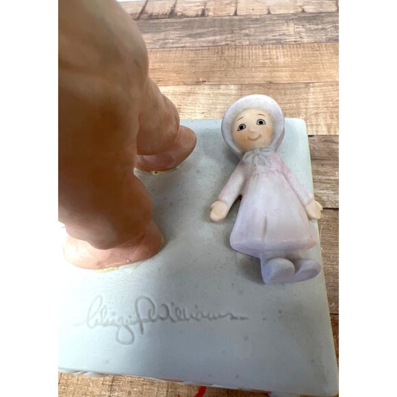 Vintage Luigi Ricciardi Porcelain Music Box Figurine Child & Doll - Picture 6 of 13